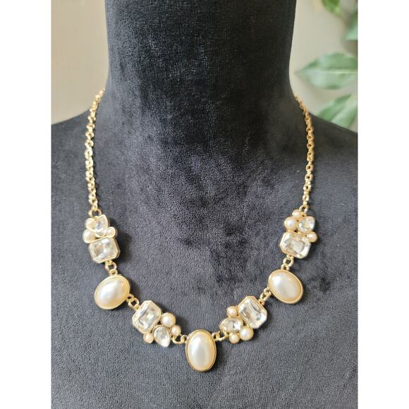 Vintage Faux Pearl and Crystal Statement Necklace Elegant Gold Tone Chain - Picture 1 of 5
